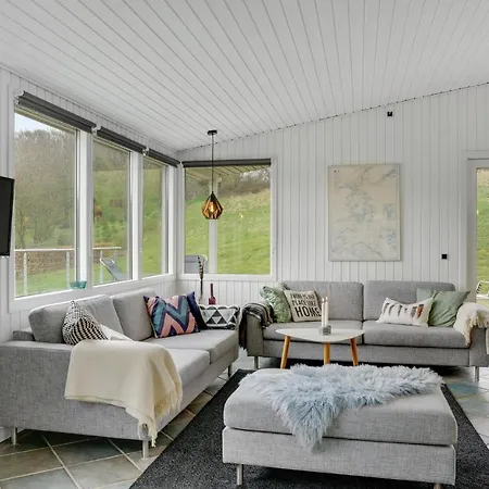 3 Bedroom Lovely In 펜션