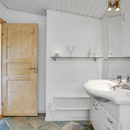 Casa vacanze 3 Bedroom Lovely In *